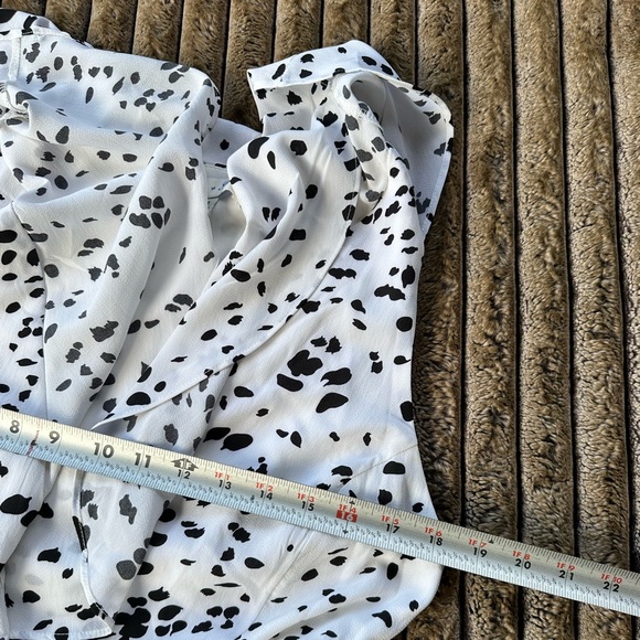 🎉5 for $45🎉 She sky romper Jumpsuit women size M - Picture 6 of 8